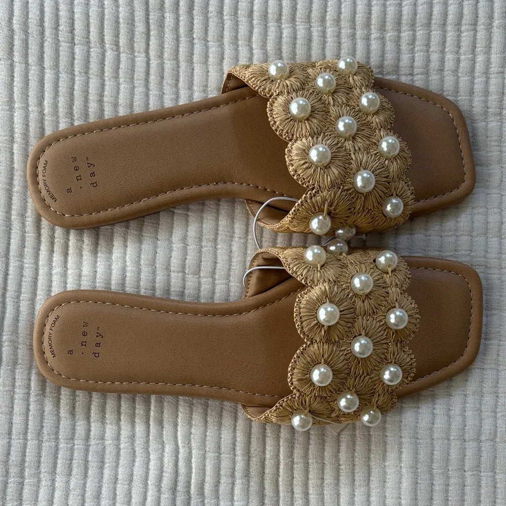 A New Day Delany Tan Pearl Embellished Raffia Women’s Slide Sandals NWT - Picture 4 of 5